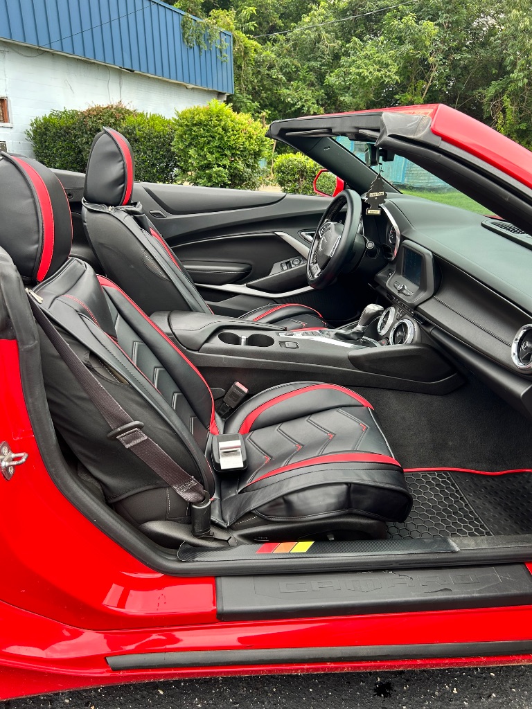 2017 Chevrolet Camaro 1LT - Photo 10