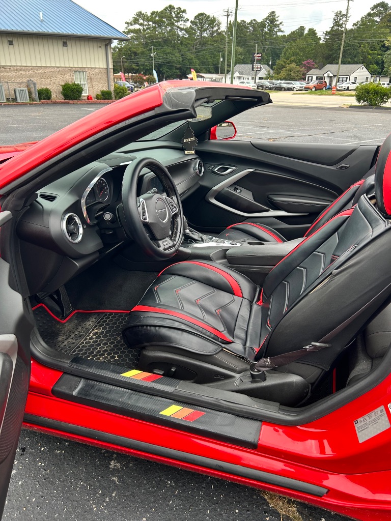 2017 Chevrolet Camaro 1LT - Photo 9
