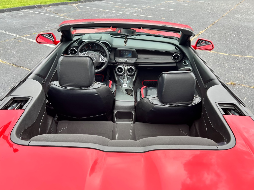 2017 Chevrolet Camaro 1LT - Photo 11