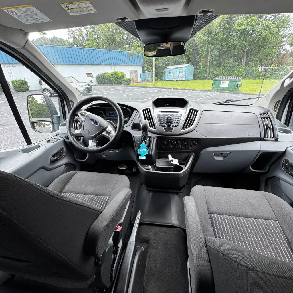 2018 Ford Transit Wagon XLT - Photo 8